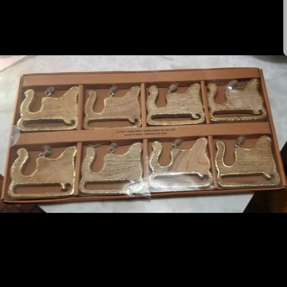 6ft wooden/wood sleigh hanging Garland